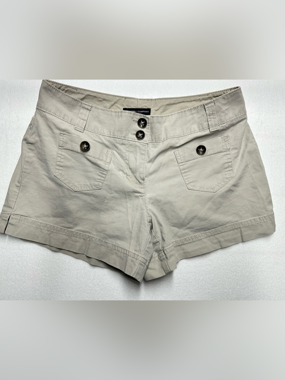 New York & Company Khaki High Waist Shorts Women’s Size 2 – 4” Inseam Summer